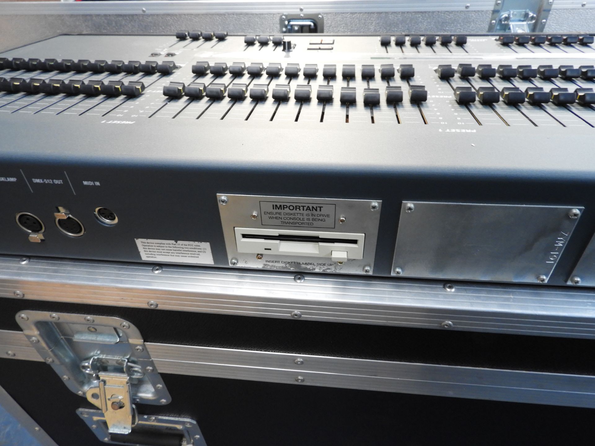 JANDS ESP2 60 channel 24 master lighting console with cover - Image 2 of 6