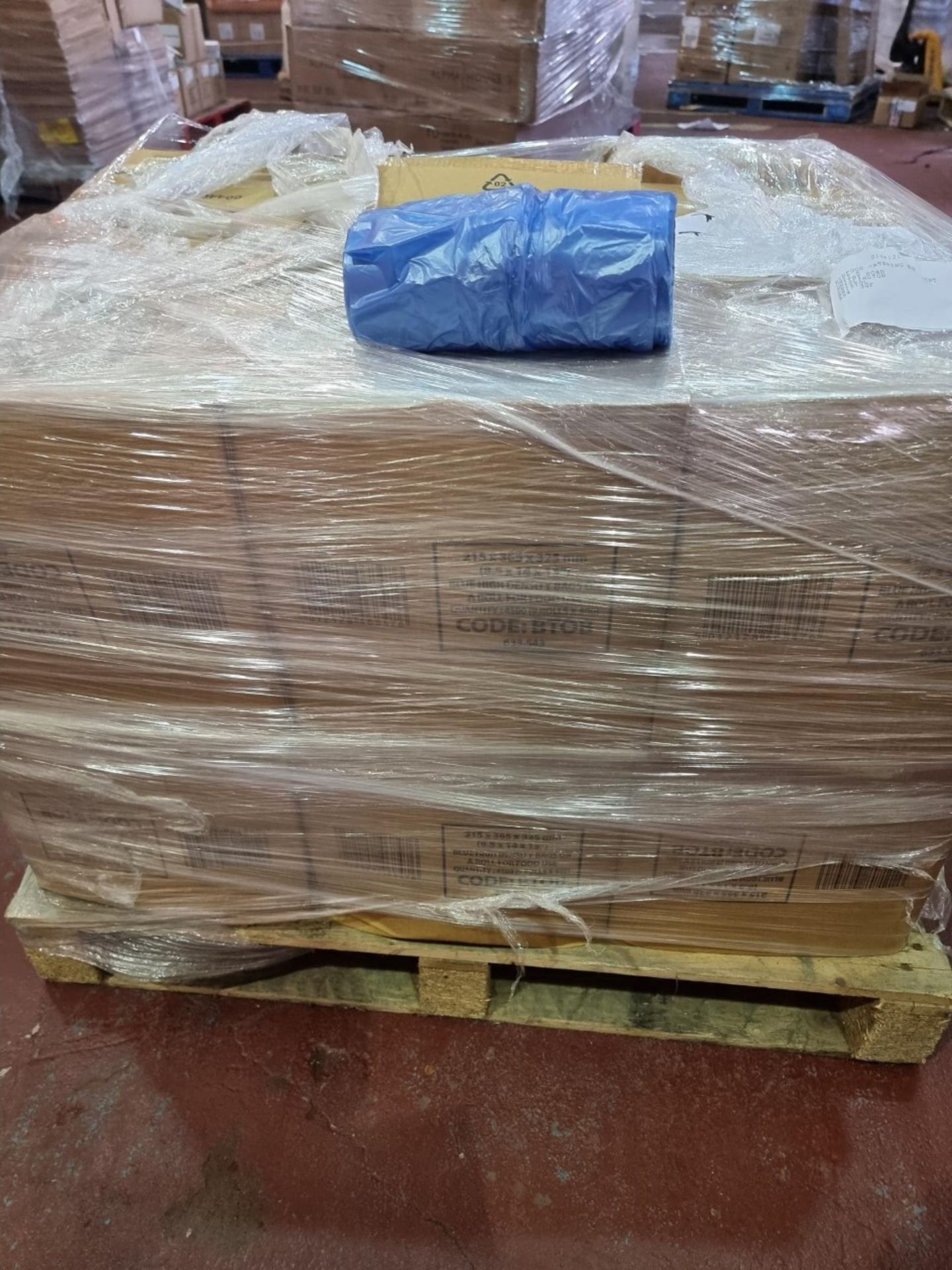 (J206) PALLET TO CONTAIN APPROX. 135 x ROLLS OF 500 BLUE HIGH DENSITY BAGS FOR FOOD USE.