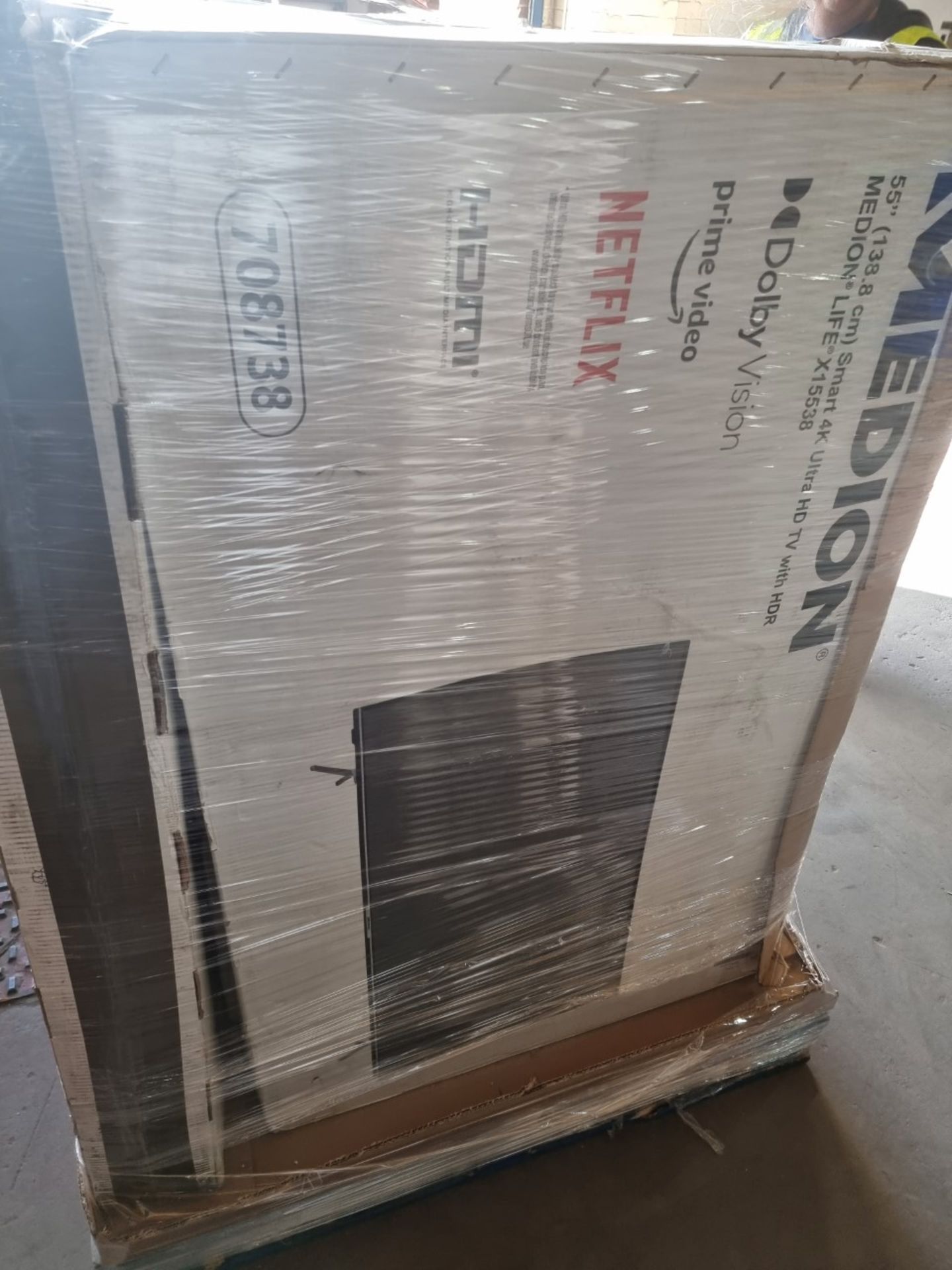 (T18) PALLET TO CONTAIN 5 x VARIOUS RETURNED TVS TO INCLUDE MEDION. SIZES INCLUCE: 55 INCH ETC. - Image 2 of 2