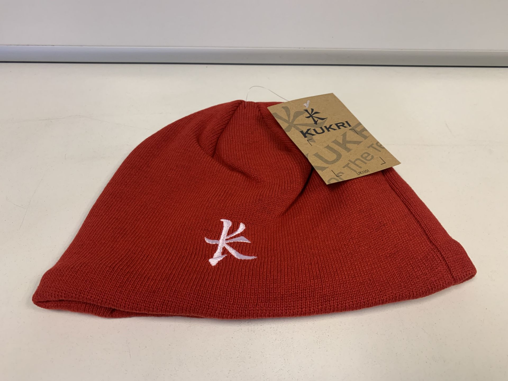 30 X BRAND NEW KUKRI RED BEANIE HATS (68/23)