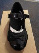 NEW & BOXED CLARKS PATENT BOW BLACK SHOE SIZE INFANT 8 (213/21)