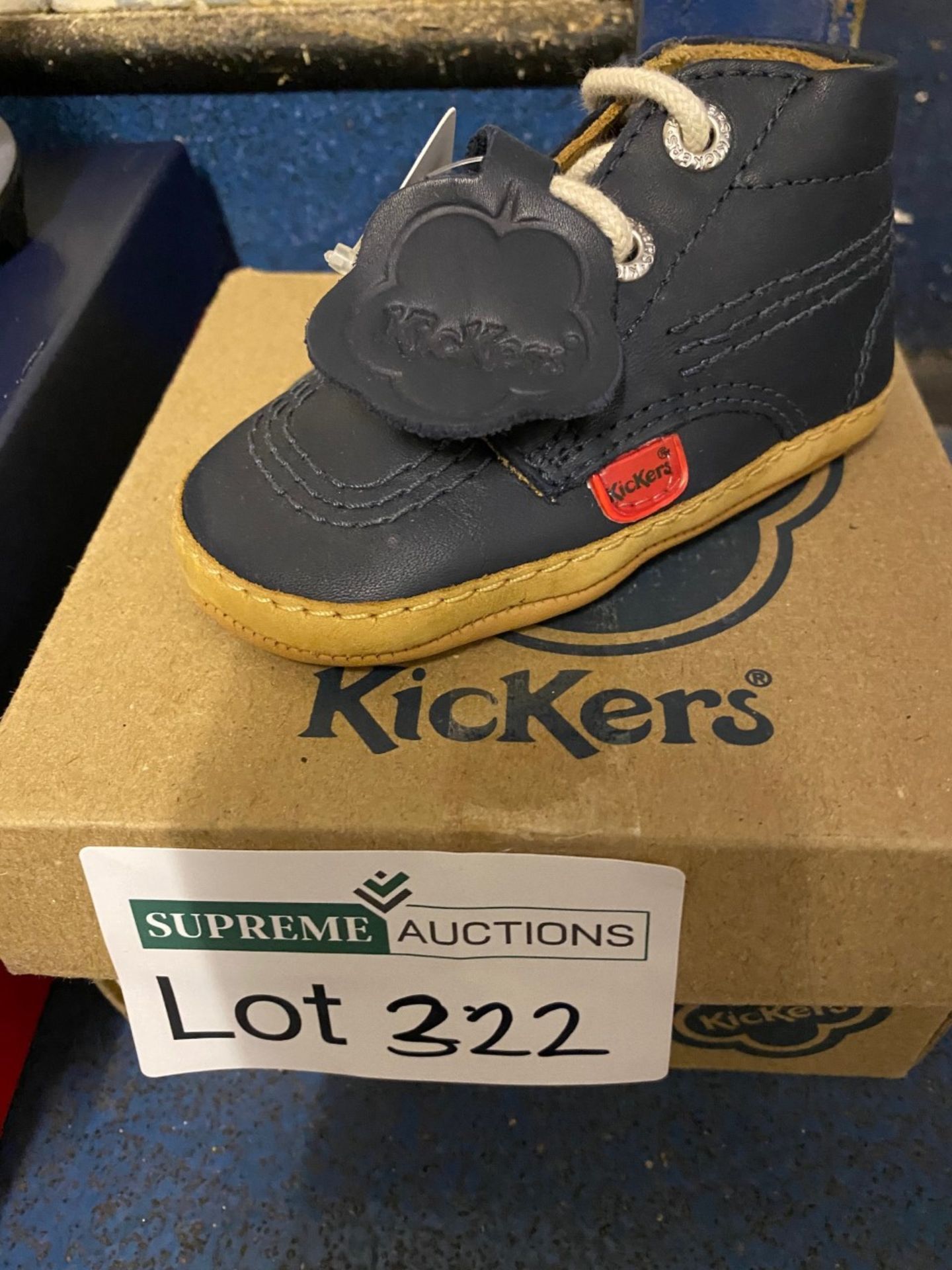 NEW & BOXED KICKERS NAVY SHOE SIZE INFANT 3 (322/21) - Image 2 of 2
