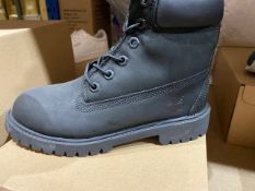 NEW & BOXED TIMBERLAND BLACK BOOT SIZE JUNIOR 3