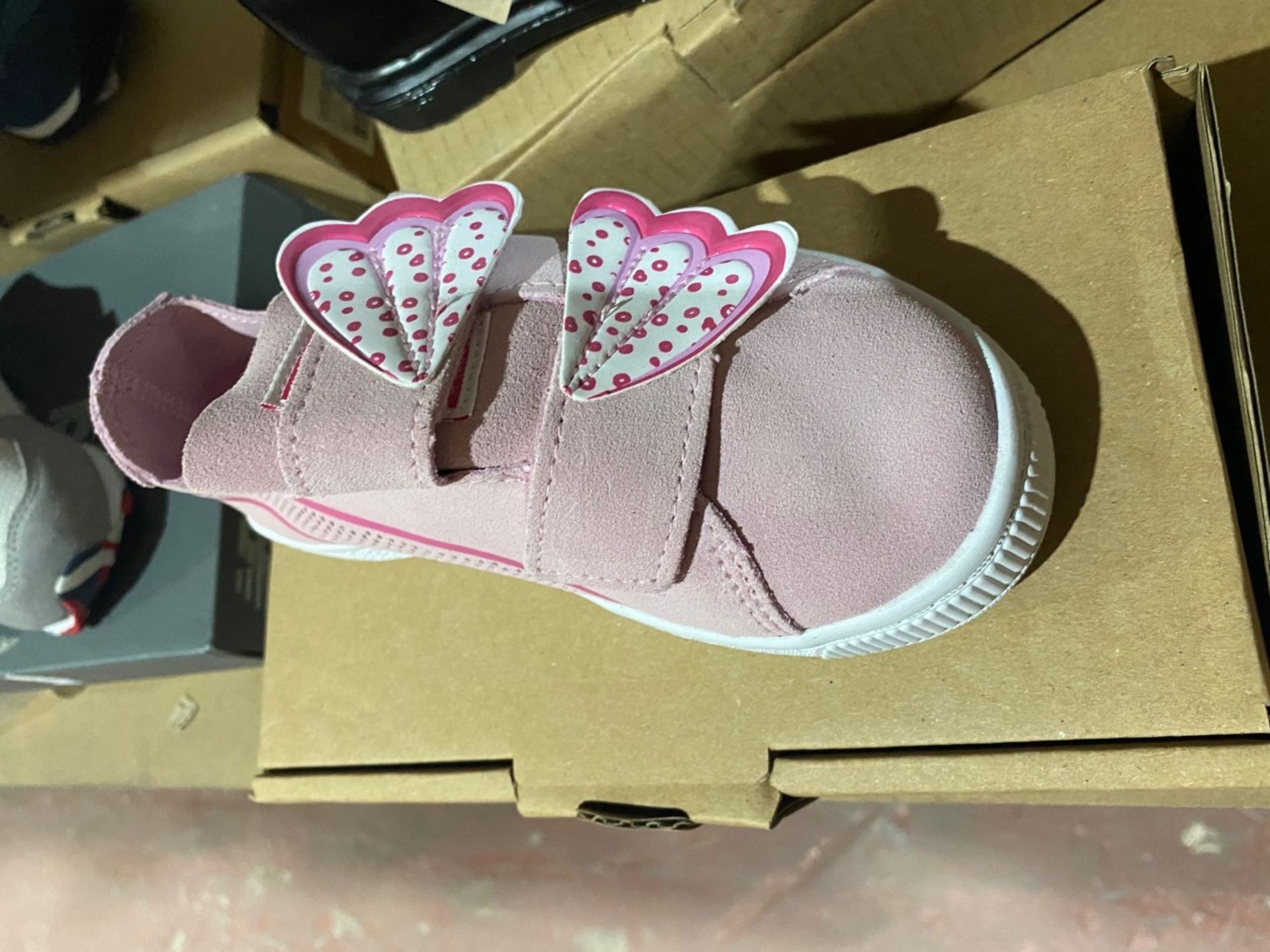 NEW & BOXED PINK BUTTERFLY VELCROW TRAINERS SIZE INFANT 11 (39/14) - Image 2 of 3