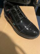 NEW & BOXED KICKERS BLACK SHOE SIZE INFANT 13 (197/21)