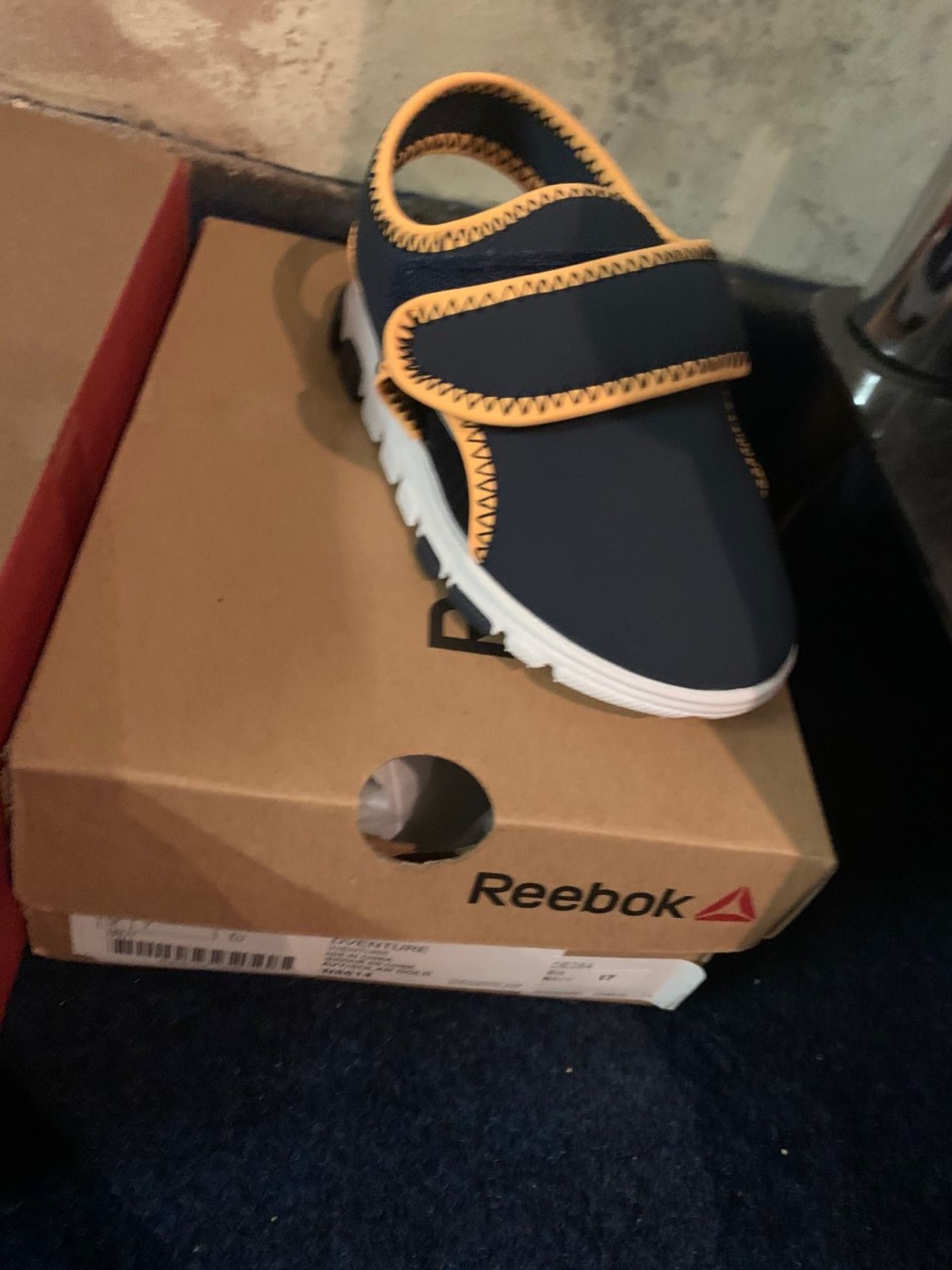 NEW & BOXED REEBOK NAVY WAVE GLIDERS NAVY SIZE INFANT 7 (199/21) - Image 2 of 2