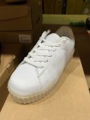 NEW & BOXED KIDS DIVISION WHITE TRAINER SIZE JUNIOR 2