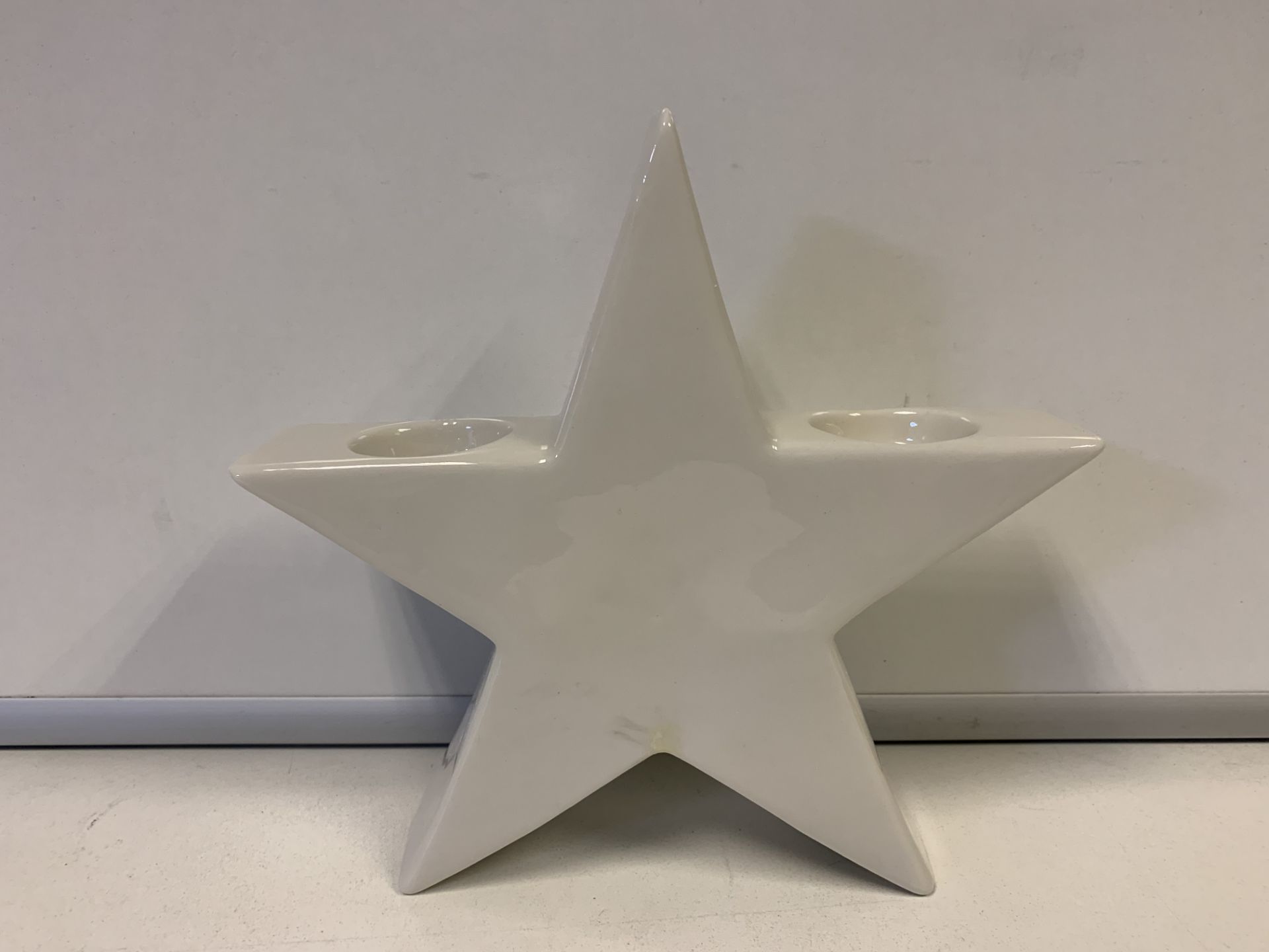 15 X BRAND NEW BOXED LARGE STAR TEALIGHT HOLDERS (423/23)