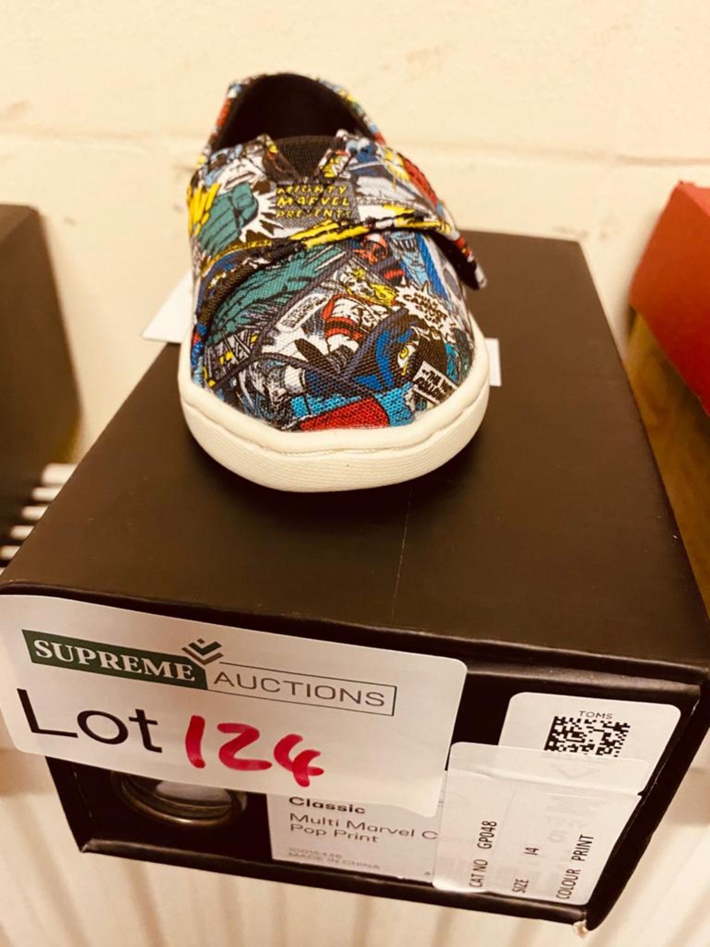 NEW & BOXED TOMS MUTLI MARVEL COMIC POP PRINT SHOE SIZE INFANT 4 (124/7)