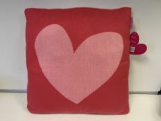 10 X BRAND NEW AGATHA RUIZ DE LA PRADA CORAZON FUCSIA ROSA CUSHIONS 45 X 45CM RRP £40 EACH (626/23)