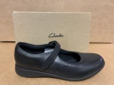 (NO VAT) 3 X BRAND NEW CHILDRENS CLARKS ETCH CRAFT Y SHOES SIZE 4