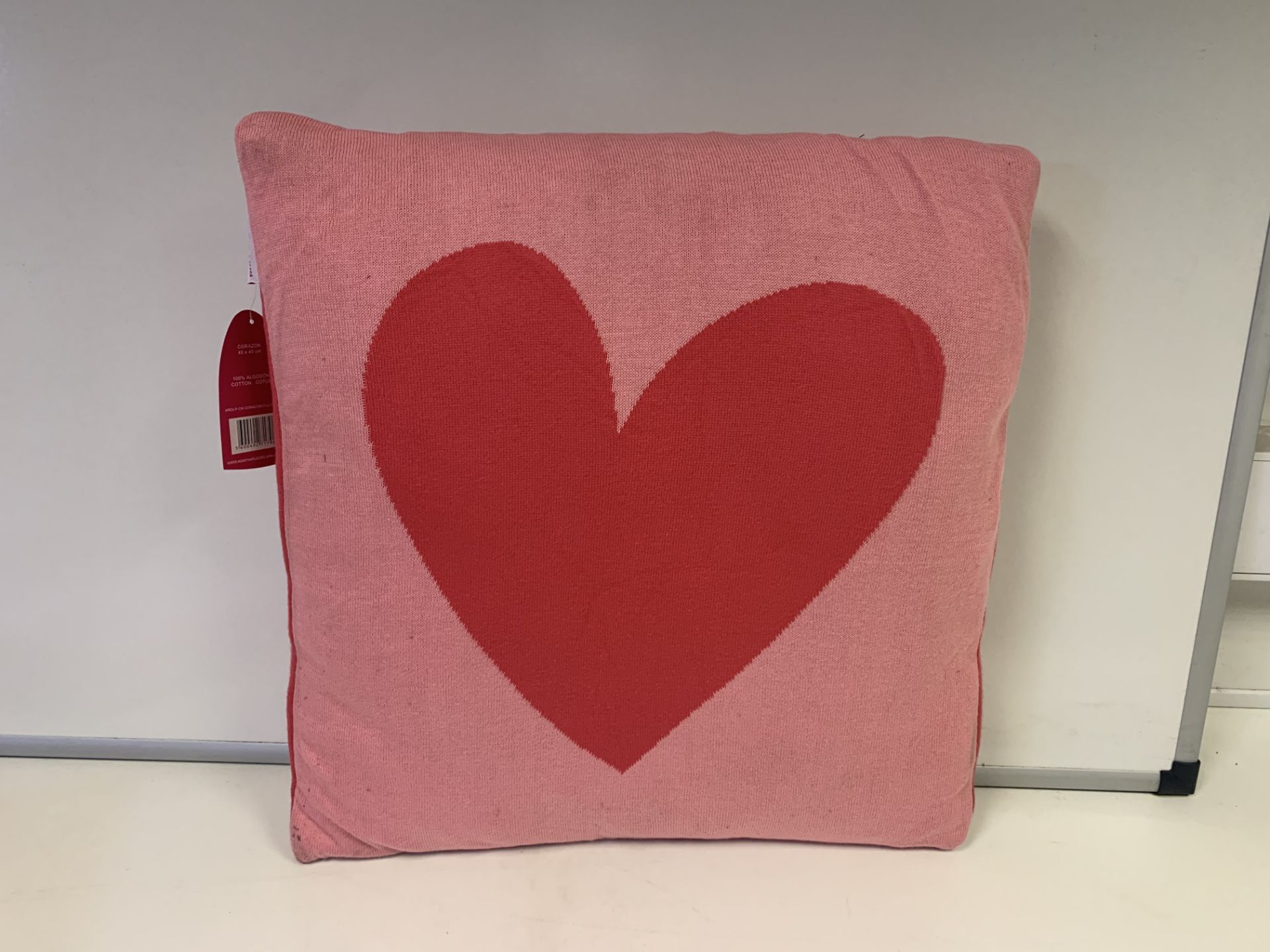 10 X BRAND NEW AGATHA RUIZ DE LA PRADA CORAZON FUCSIA ROSA CUSHIONS 45 X 45CM RRP £40 EACH