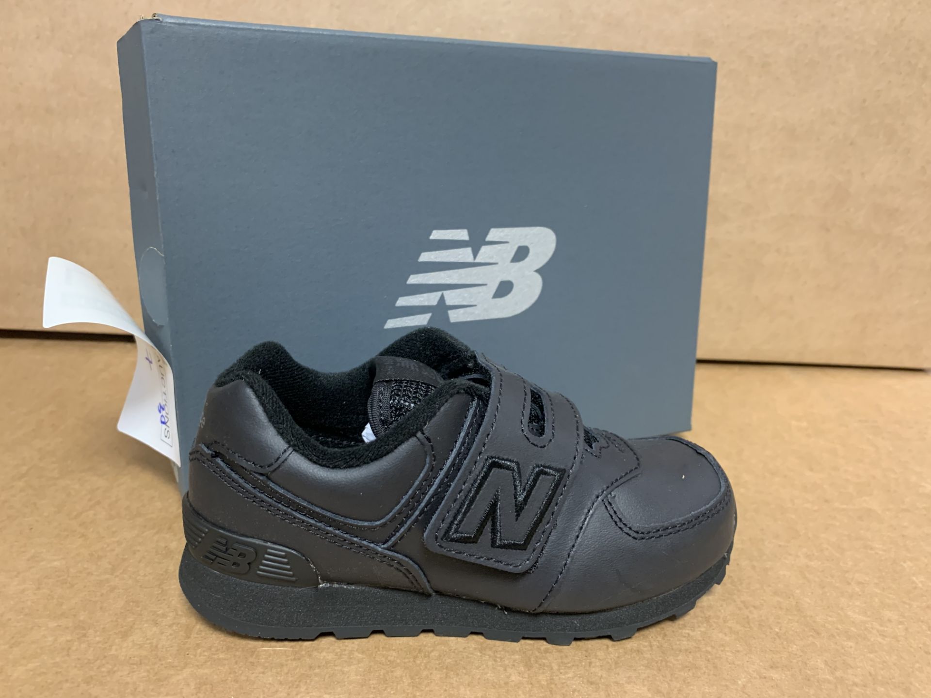 (NO VAT) 2 X BRAND NEW CHILDRENS NEW BALANCE BLACK TRAINERS SIZE i9