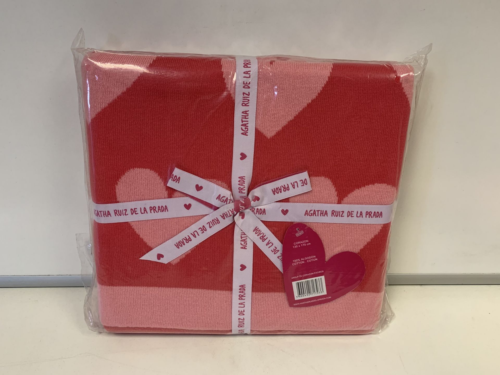 8 X BRAND NEW AGATHA RUIZ DE LA PRADA CORAZON FUCSIA ROSA THROW 130 X 170CM RRP £60 EACH