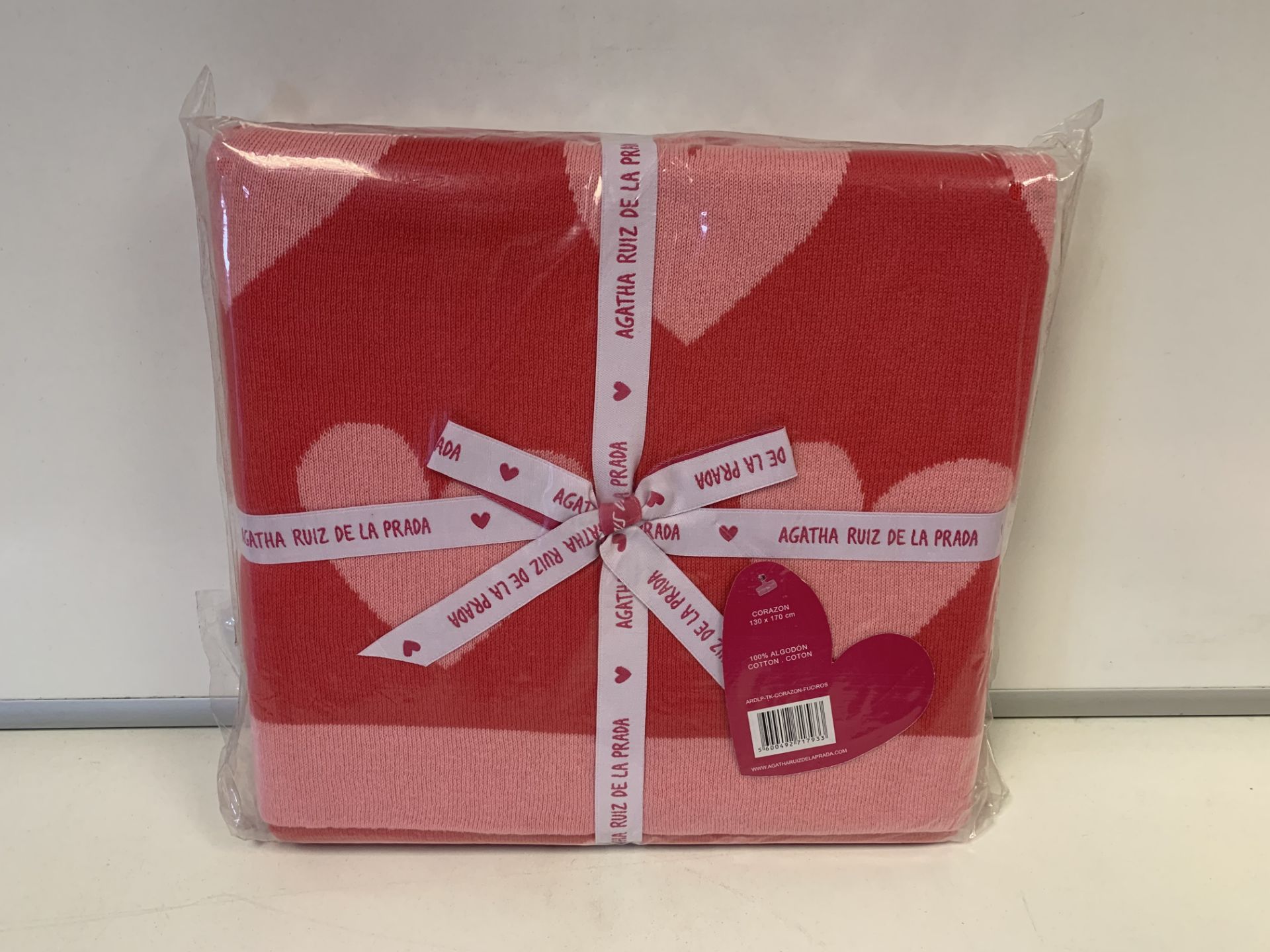 8 X BRAND NEW AGATHA RUIZ DE LA PRADA CORAZON FUCSIA ROSA THROW 130 X 170CM RRP £60 EACH