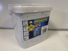 15 x NEW SEALED BOXES OF APPROX. 200 BROADFIX LEVELLING PAILS. RRP £19 PER BOX (APPROX. 4,000