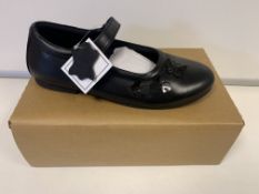 (NO VAT) 12 X BRAND NEW KIDS DIVISION BLACK BUTTERFLY SHOES SIZE J5