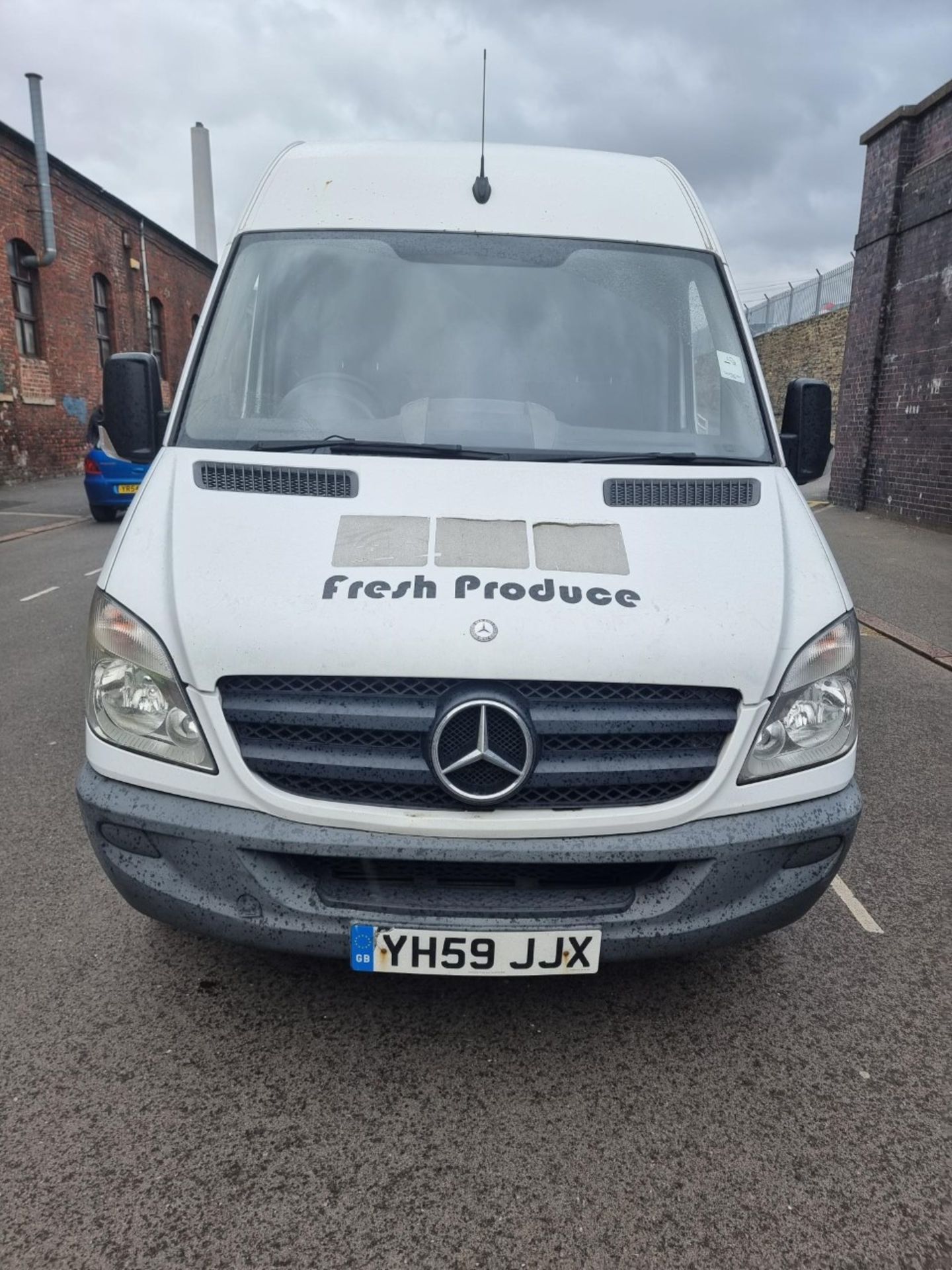 YH59 JJX MERCEDES BENZ SPRINTER MILEAGE: 138,922. First Registered: 19 November 2009. - Image 2 of 5