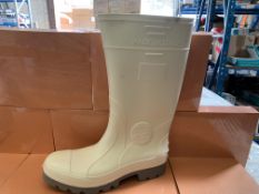 4 X BRAND NEW WORK WELLIES SIZES 11 AND 12