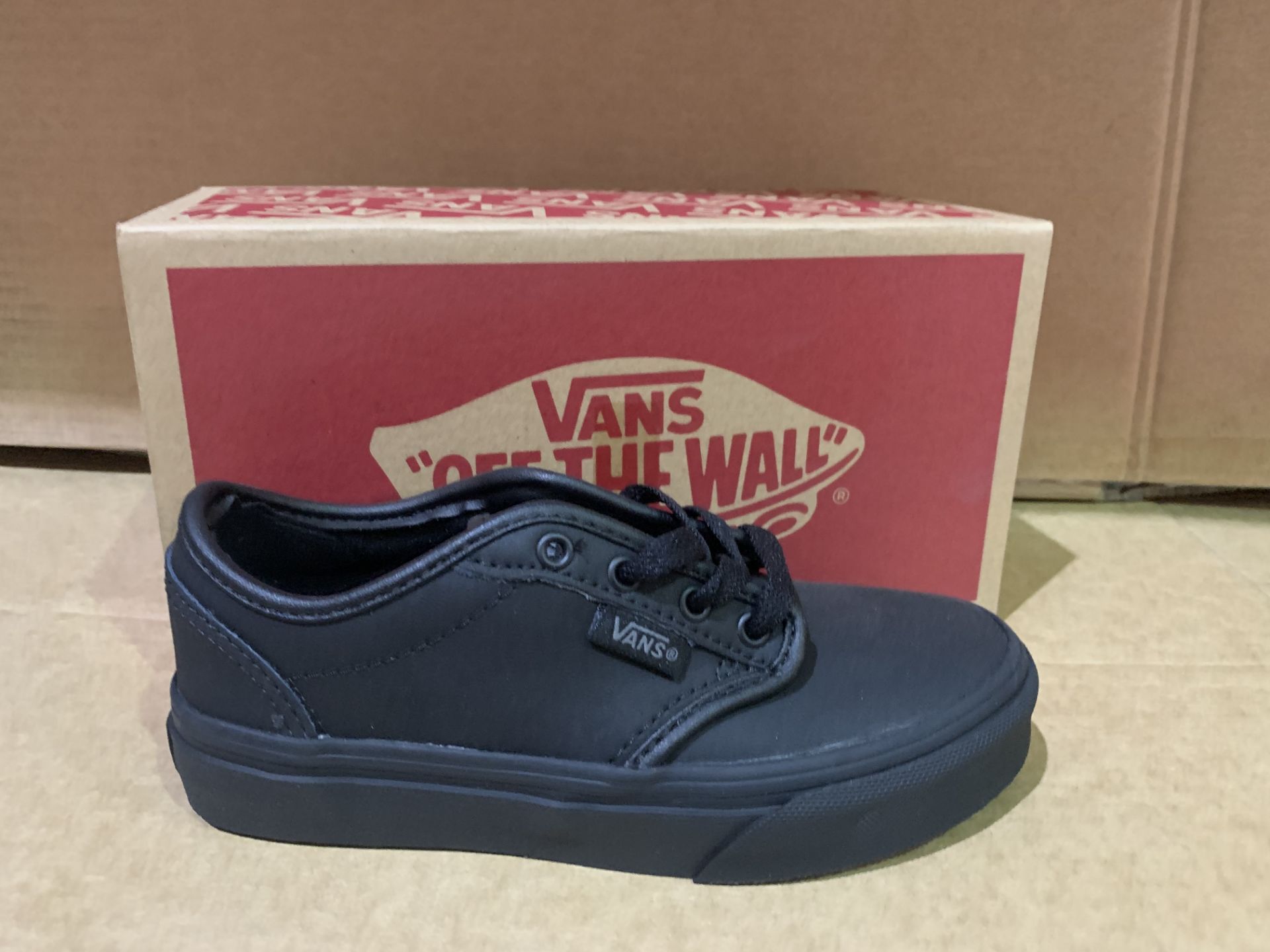 (NO VAT) 7 X BRAND NEW VANS BLACK TRAINERS SIZE i12