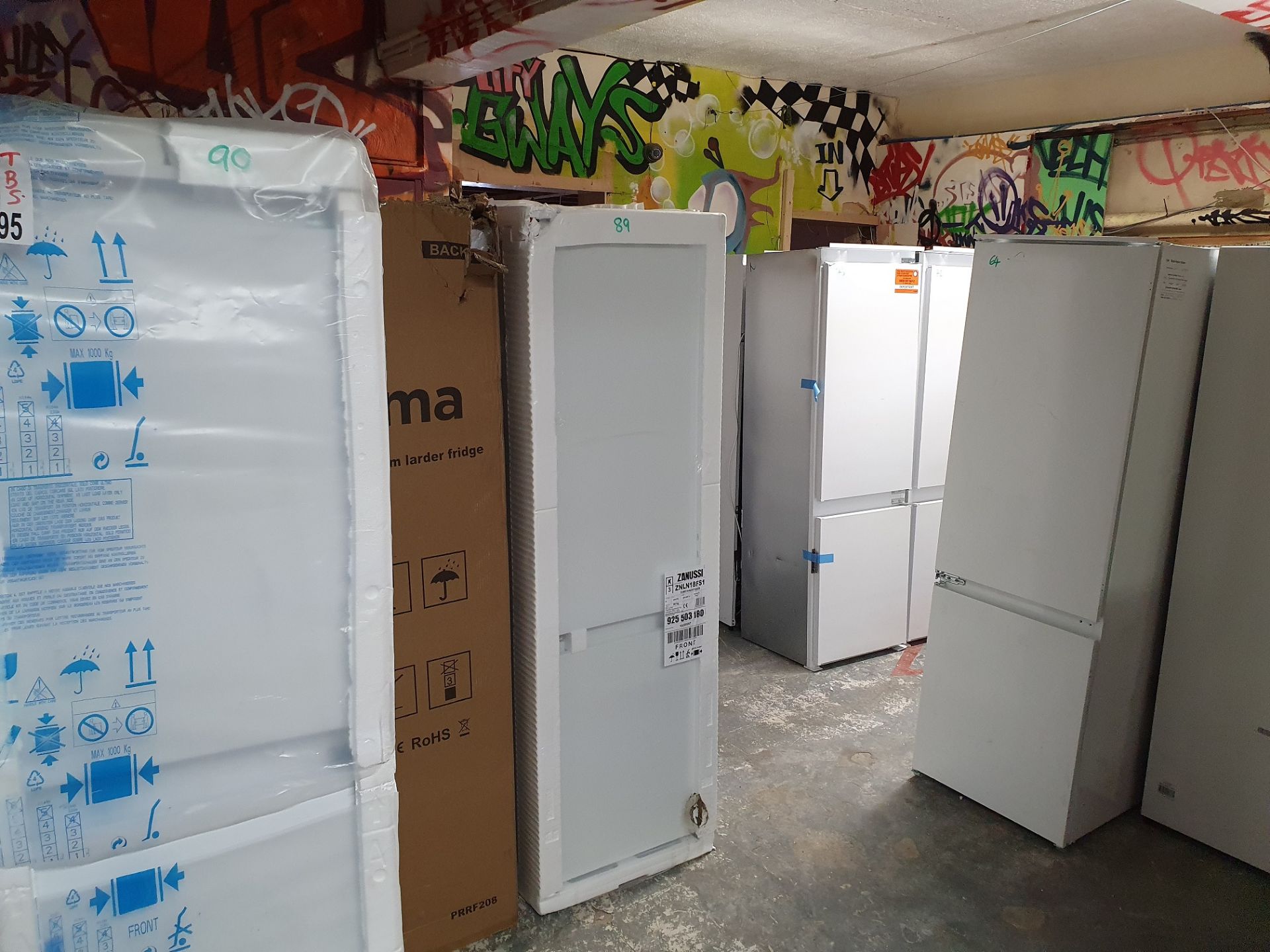 NEW/GRADED AND UNPACKAGED Prima Plus PRRF700 Built In Frost Free Fridge Freezer (Brand new slight - Image 7 of 14