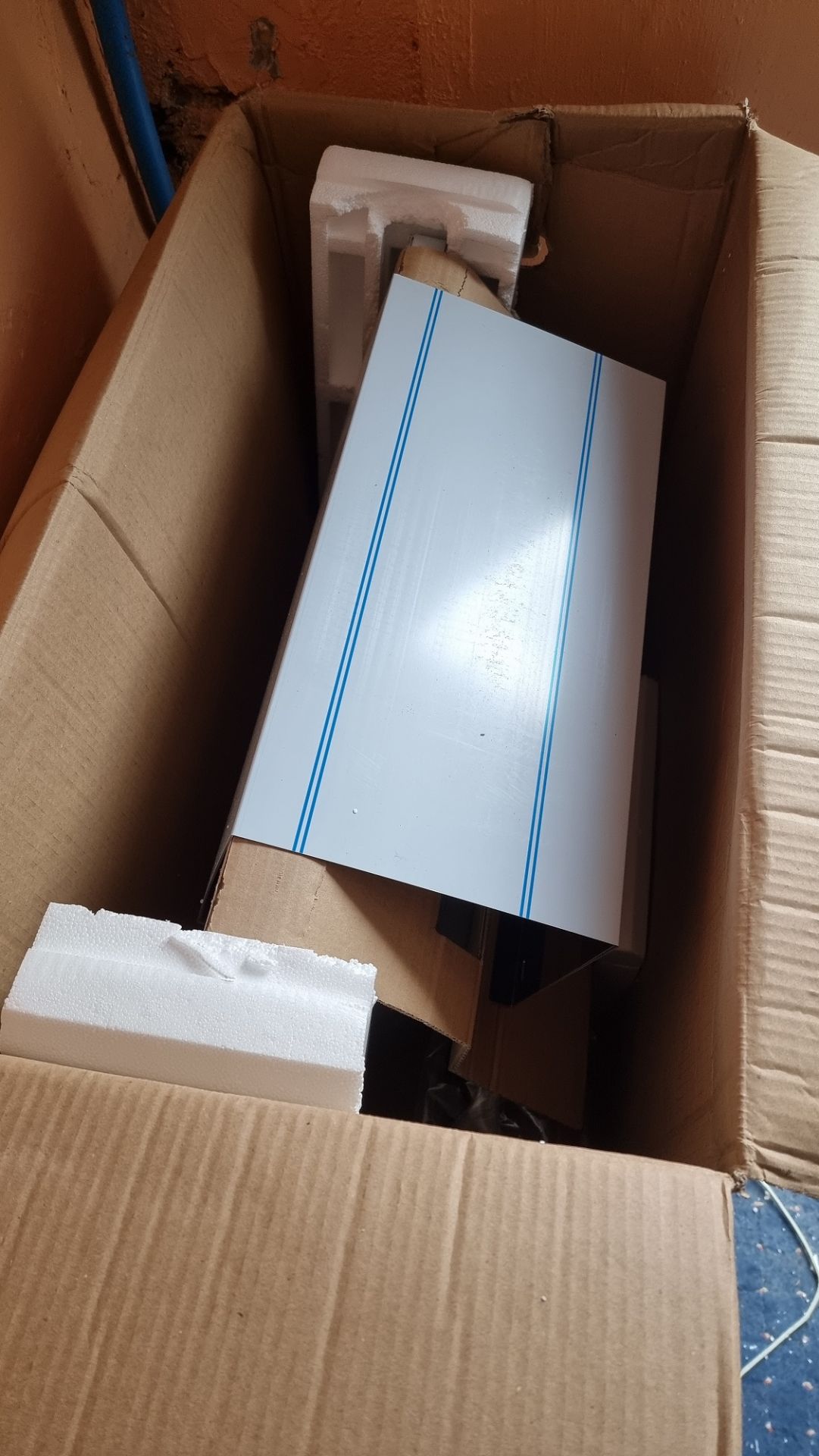 NEW/GRADED PACKAGED Zanussi, ZHC60156X, Chimney Cooker Hood (May have slight cosmetic damage. - Image 2 of 3