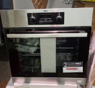 NEW/GRADED AND UNPACKAGED AEG, BEB231011M, Built In Single Oven (Slight damage to rear case)