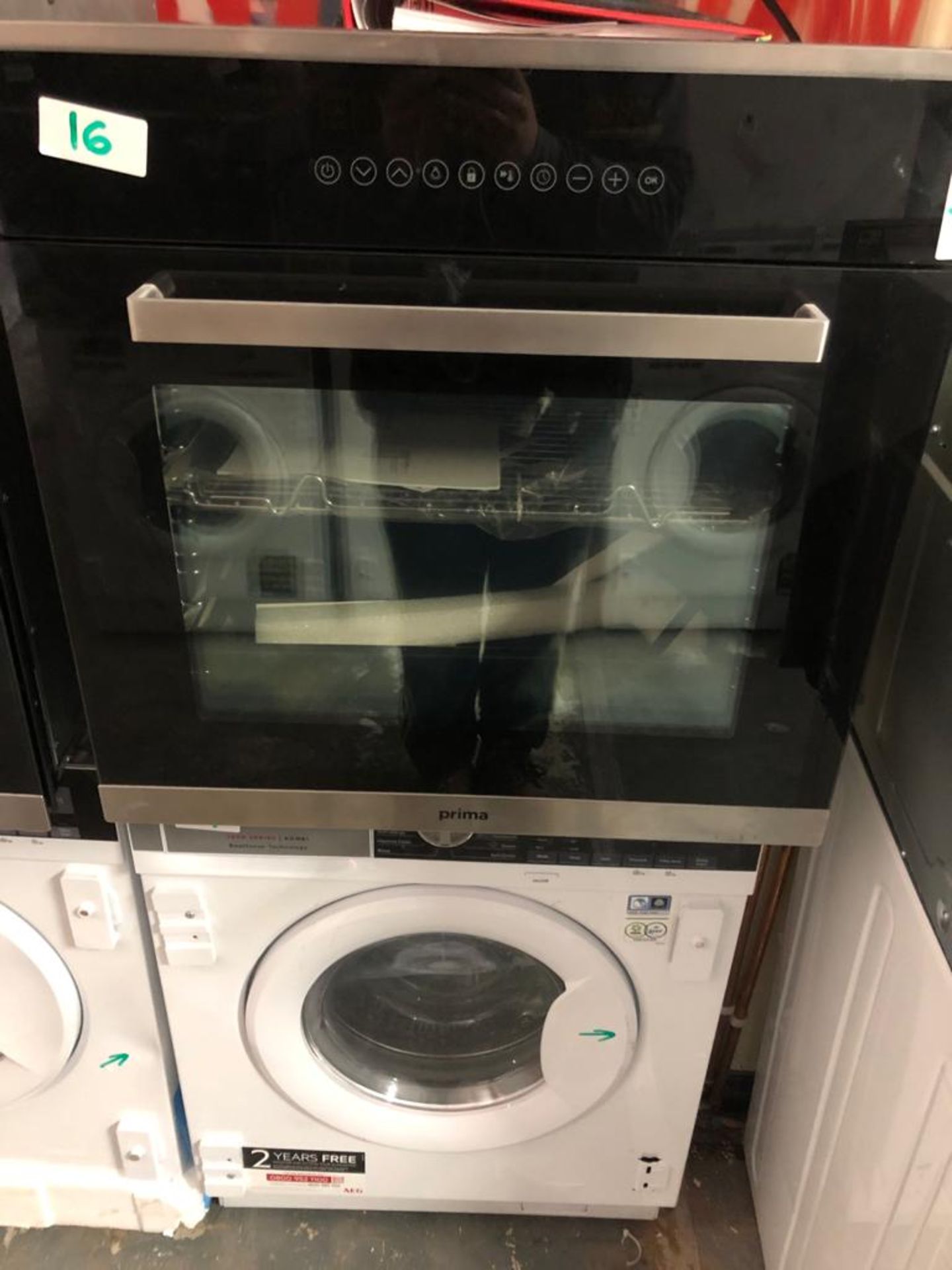 NEW/GRADED AND UNPACKAGED Prima+ PRSO108 B/I Single Electric Fan Oven (Door does not sit flush
