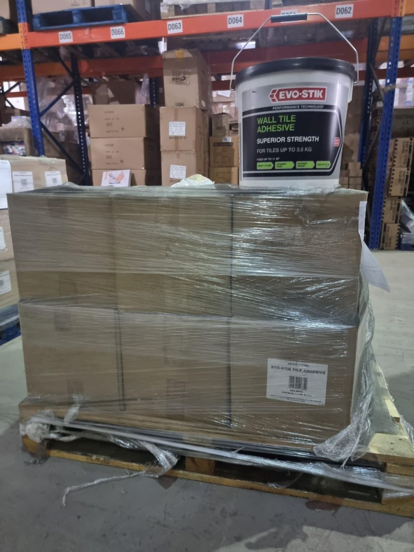 (B148) PALLET TO CONTAIN 35 x 10L TUBS OF BOSTIK WALL TILE ADHESIVE SUPERIOR STRENGTH. FOR TILES - Image 2 of 2