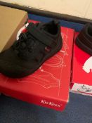 NEW & BOXED KICKERS BLACK TRAINER SIZE INFANT 5 (297/21)
