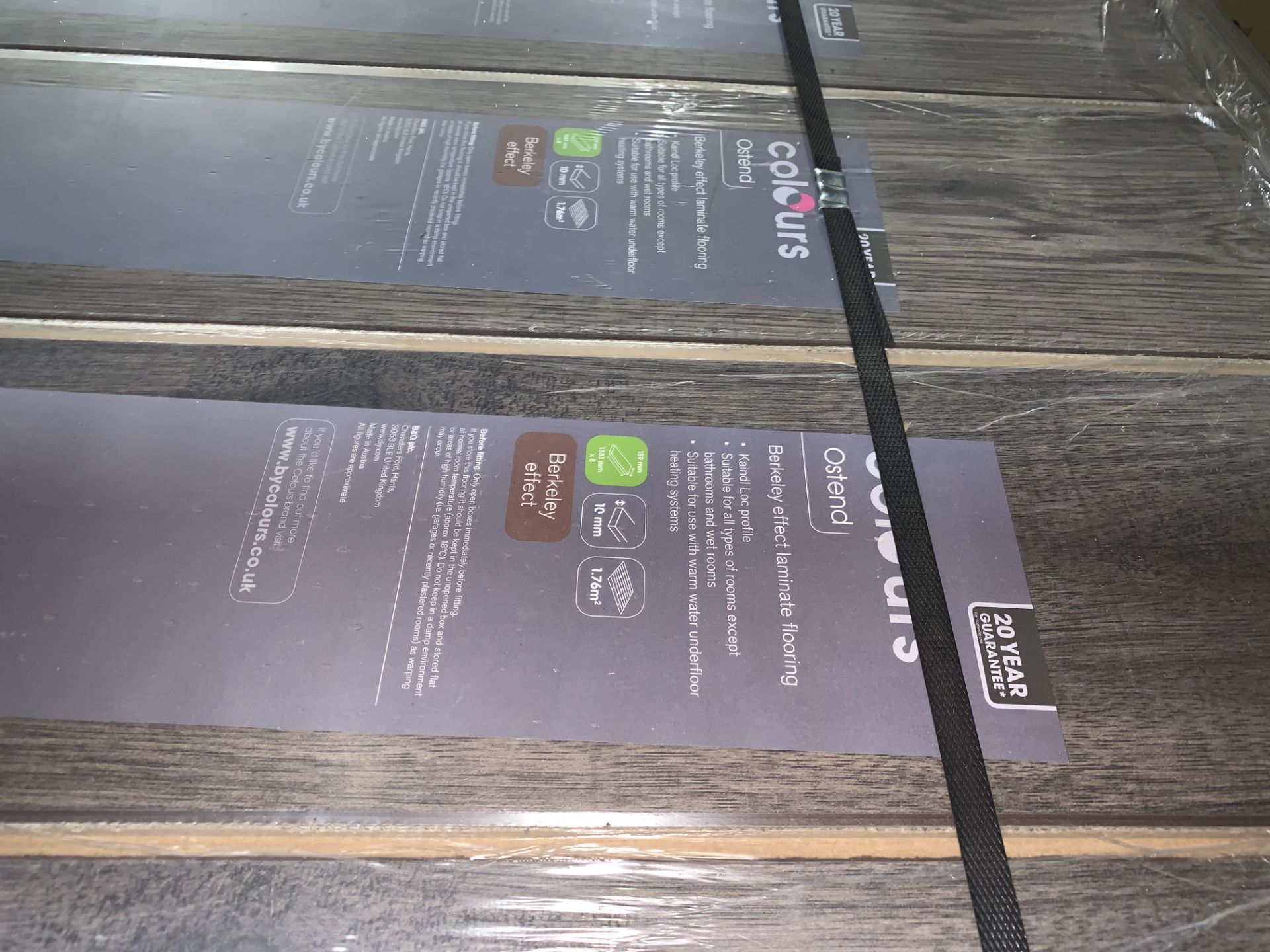 3.52 METER SQAURED OF BERKLEY EFFECT LAMINATE FLOORING 10MM THICK IN 2 PACKS (717/6)