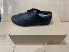 1 X NEW & BOXED CLARKS SHOES PG417102 SIZE 4 (100/28)