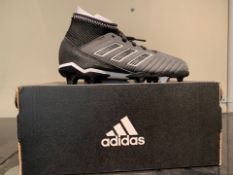 NEW & BOXED ADIDAS FOOTBALL BOOTS SIZE INFANT 11 (158 UPSTAIRS)