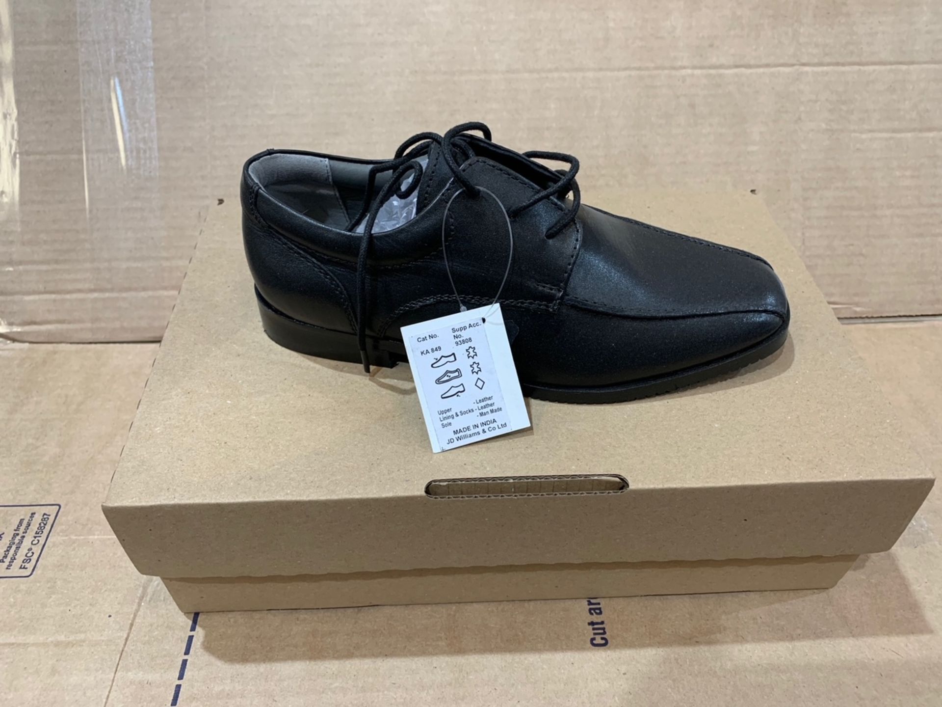 1 X NEW & BOXED SHOES SIZE JUNIOR 2 (88/28)