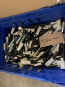 180 X VARIOUS BRAND NEW PAINT BRUSHES INCLUDING B AND Q AND HARRIS IN VARIOUS SIZES