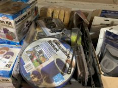 125 PIECE MIXED LOT INCLUDING COLLAPSIBLE BUCKETS, DE MISTER PADS, 12V EXTENSION LEADS ETC