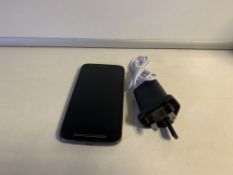 MOTOROLA MOTO E SMARTPHONE WITH CHARGER