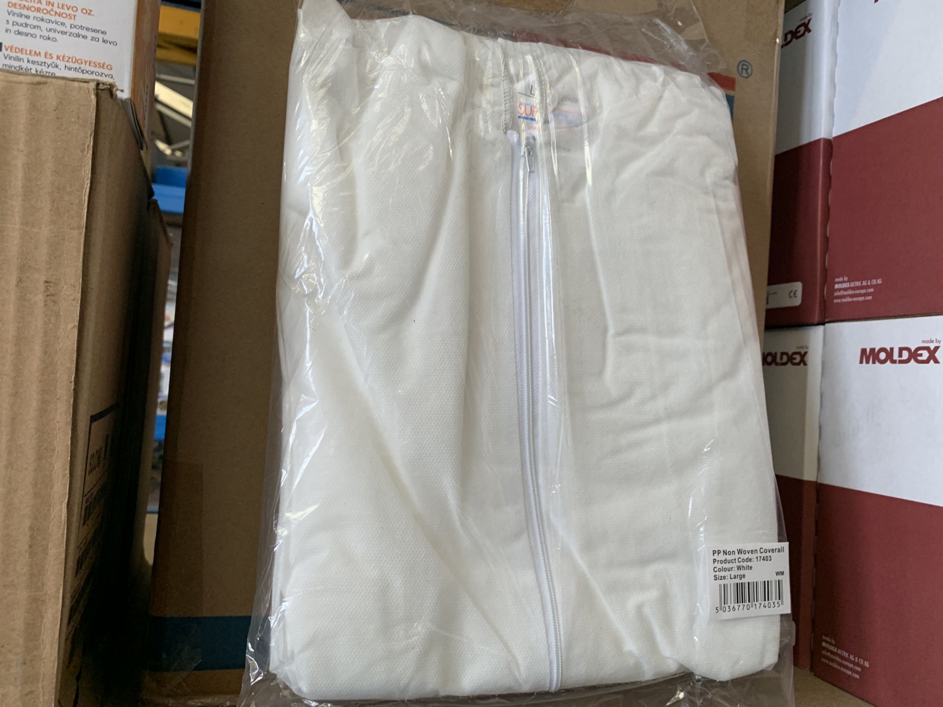 50 X WHITE PP NON WOVEN COVERALLS SIZE LARGE