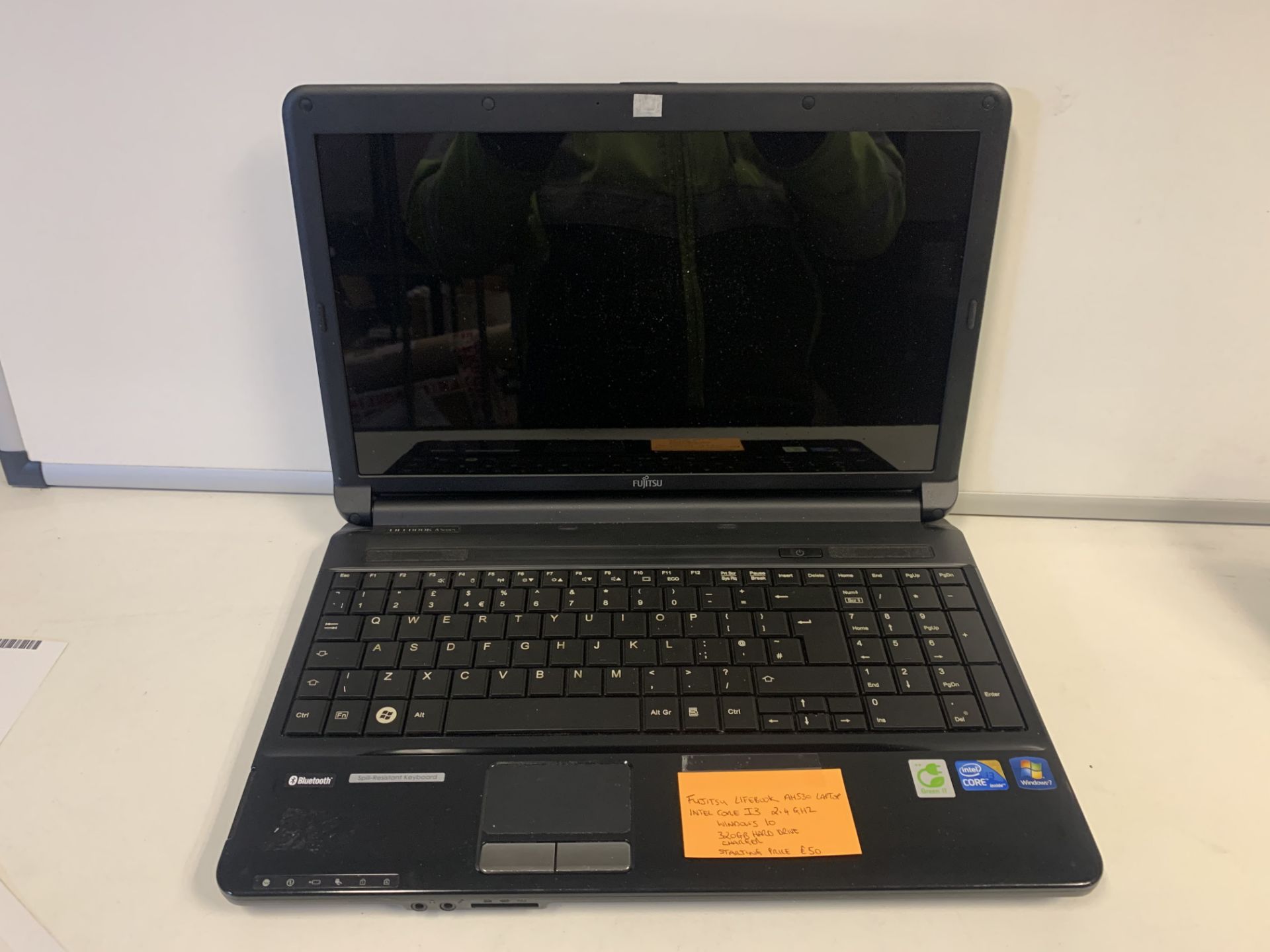 FUJITSU IFEBOOK AH530 LAPTOP, INTEL CORE i3, 2.4GHZ, WINDOWS 10, 320GB HARD DRIVE WITH CHARGER