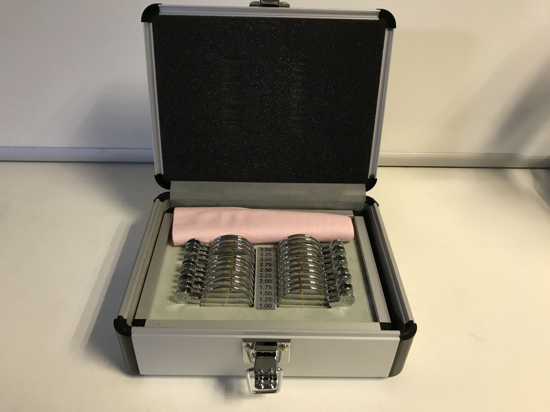 OPTICALTRIAL LENDS KIT IN COMPACT CASE