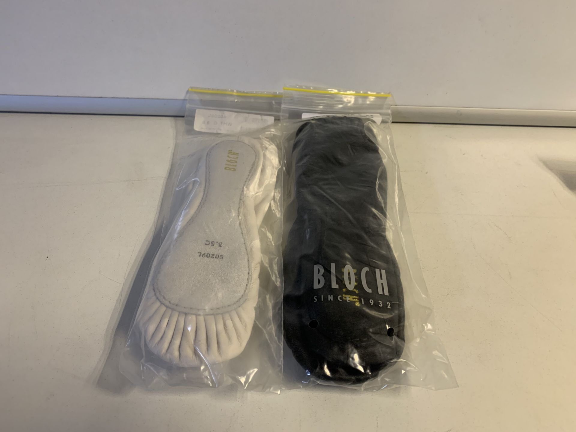 26 X BRAND NEW BLOCH ADULT BALLET SHOES IN VARIOUS SIZES