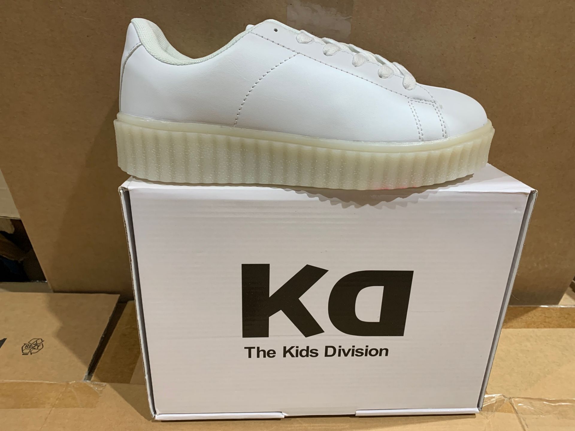 4 X NEW & BOXED KIDS DIVISION TRAINERS SIZE 5