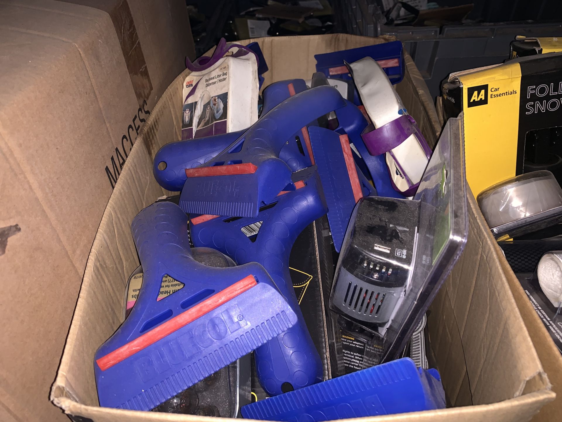 50 PIECE MIXED LOT INCLUDING ICE SCRAPERS, INVERTERS, LITTER DISPENSERS ETC