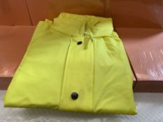 1 X HIGH VIZ WEATHER PROOF JACKETS IN VARIOUS SIZES (632/13)