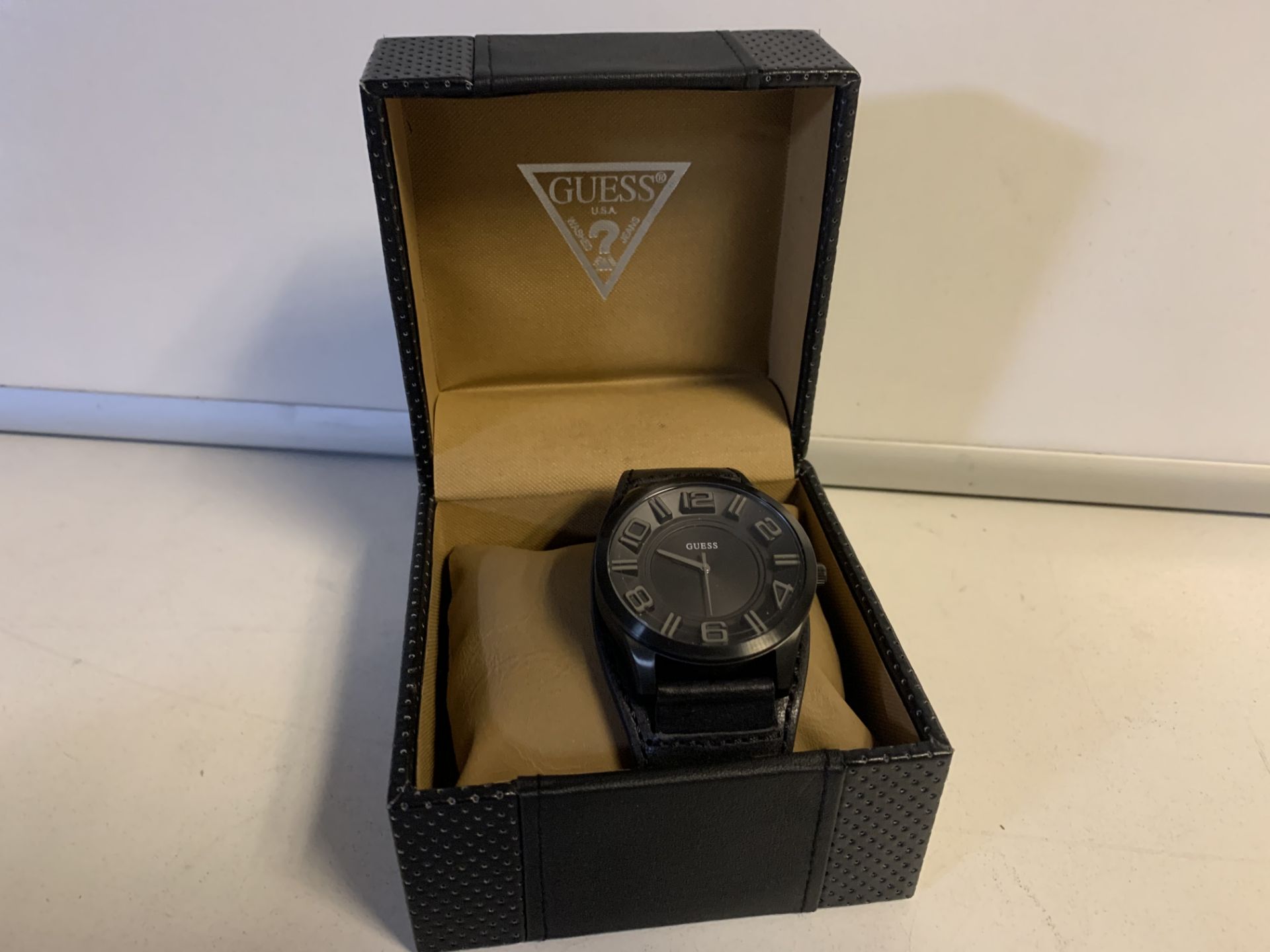 BRAND NEW BOXED GUESS WATCH