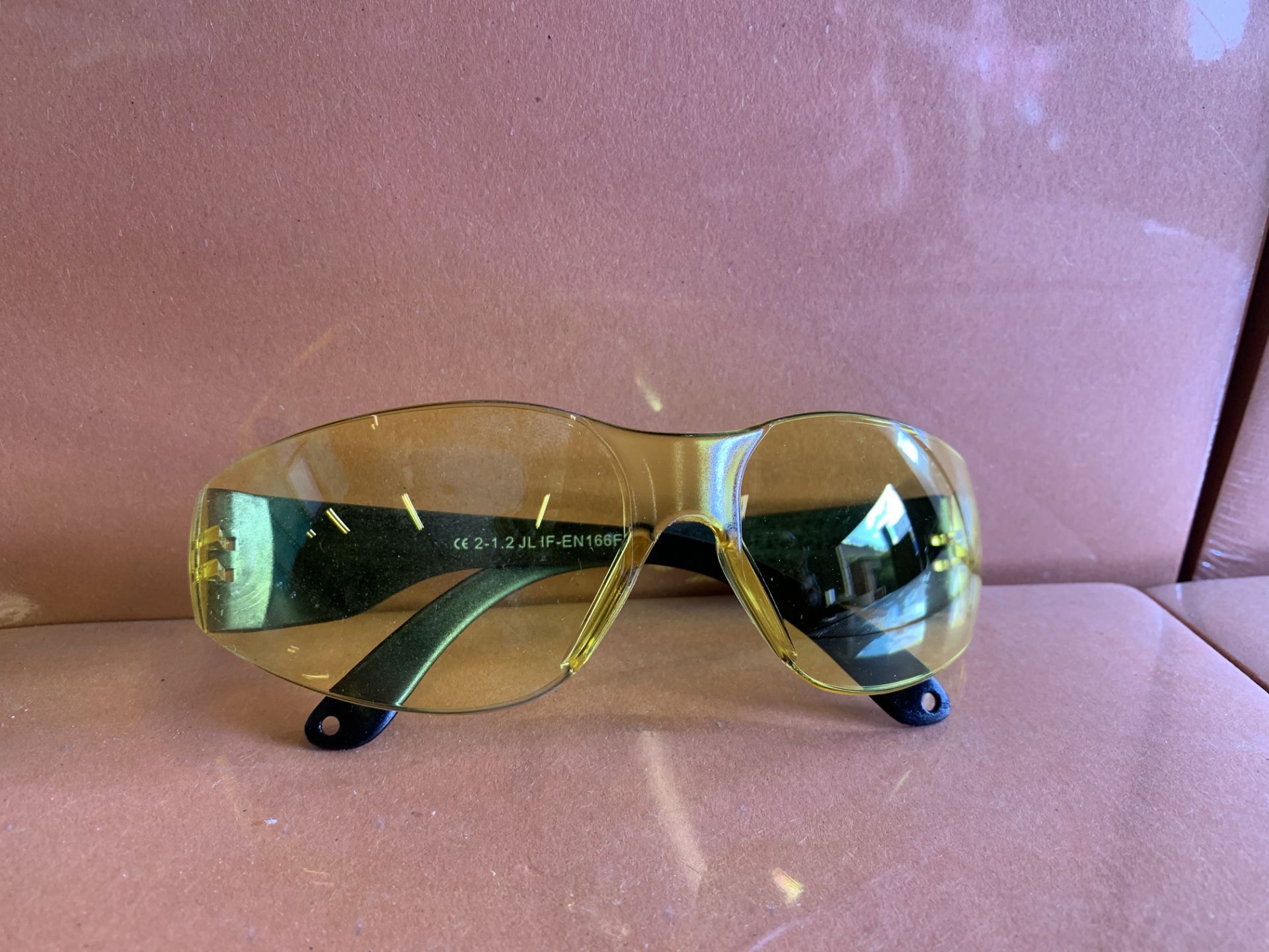 60 x NEW SEALED PAIRS OF 21ST CENTURY SAFETY GLASSES. RRP £8 EACH (114/13)
