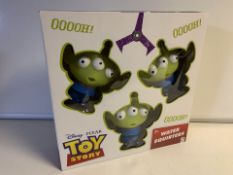 18 x NEW BOXED SETS OF DISNEY PIXAR TOY STORY WATER SQUIRTERS (405/13)