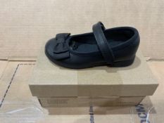 1 X NEW & BOXED CLARKS SHOES PG413001 SIZE INFANT 7