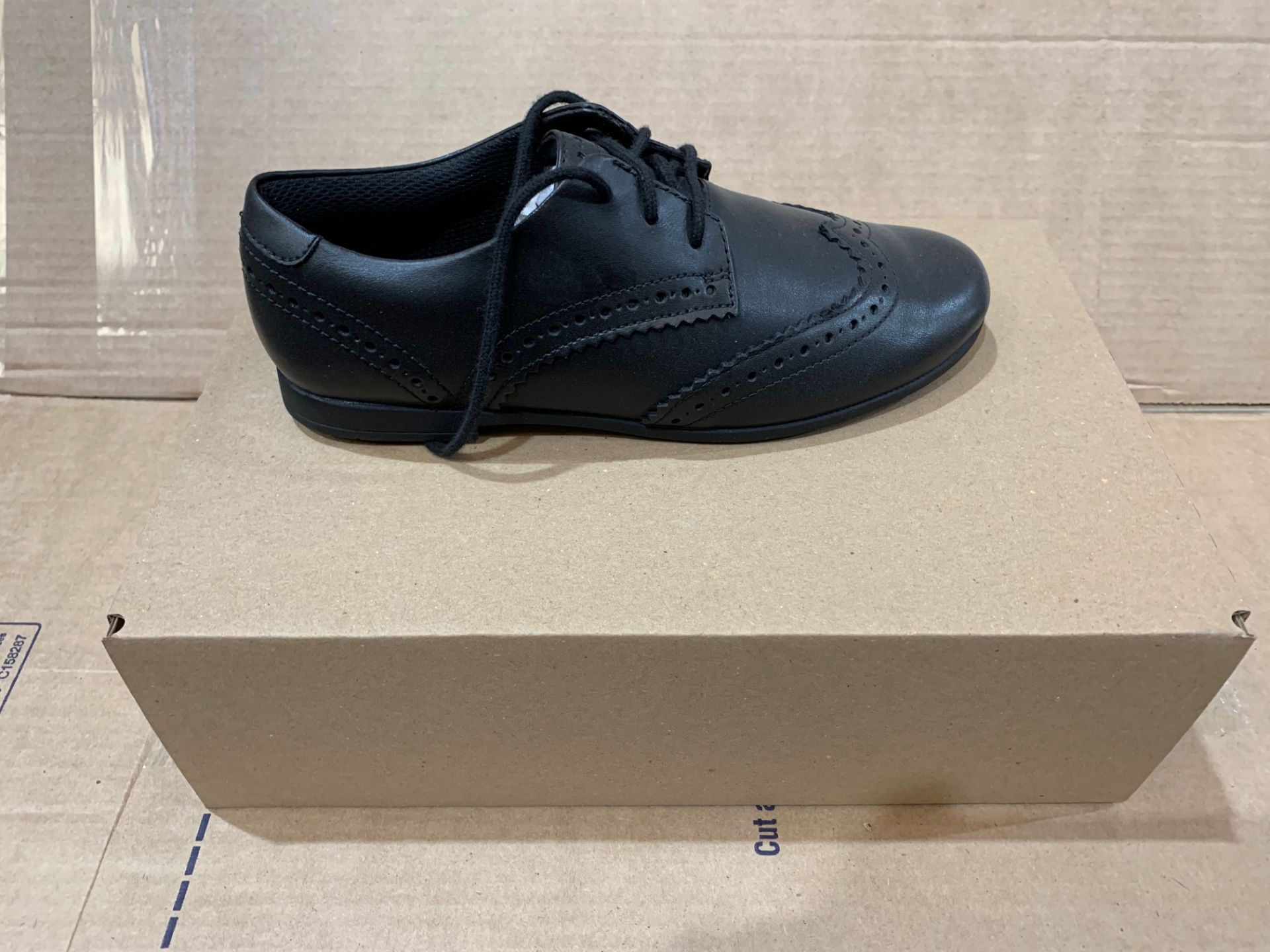 1 X NEW & BOXED CLARKS SHOES PG417101 SIZE 3