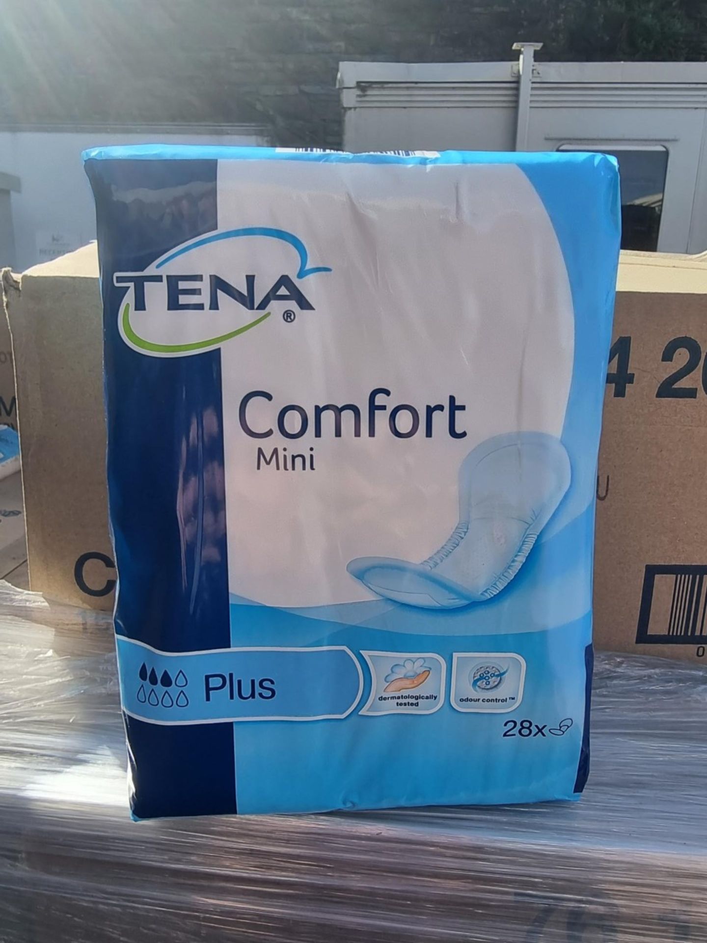 NO VAT(E48) PALLET TO CONTAIN 129 x NEW PACKS OF 28 TENA COMFORT MINI PLUS HIGHLY ABSORBANT PADS.